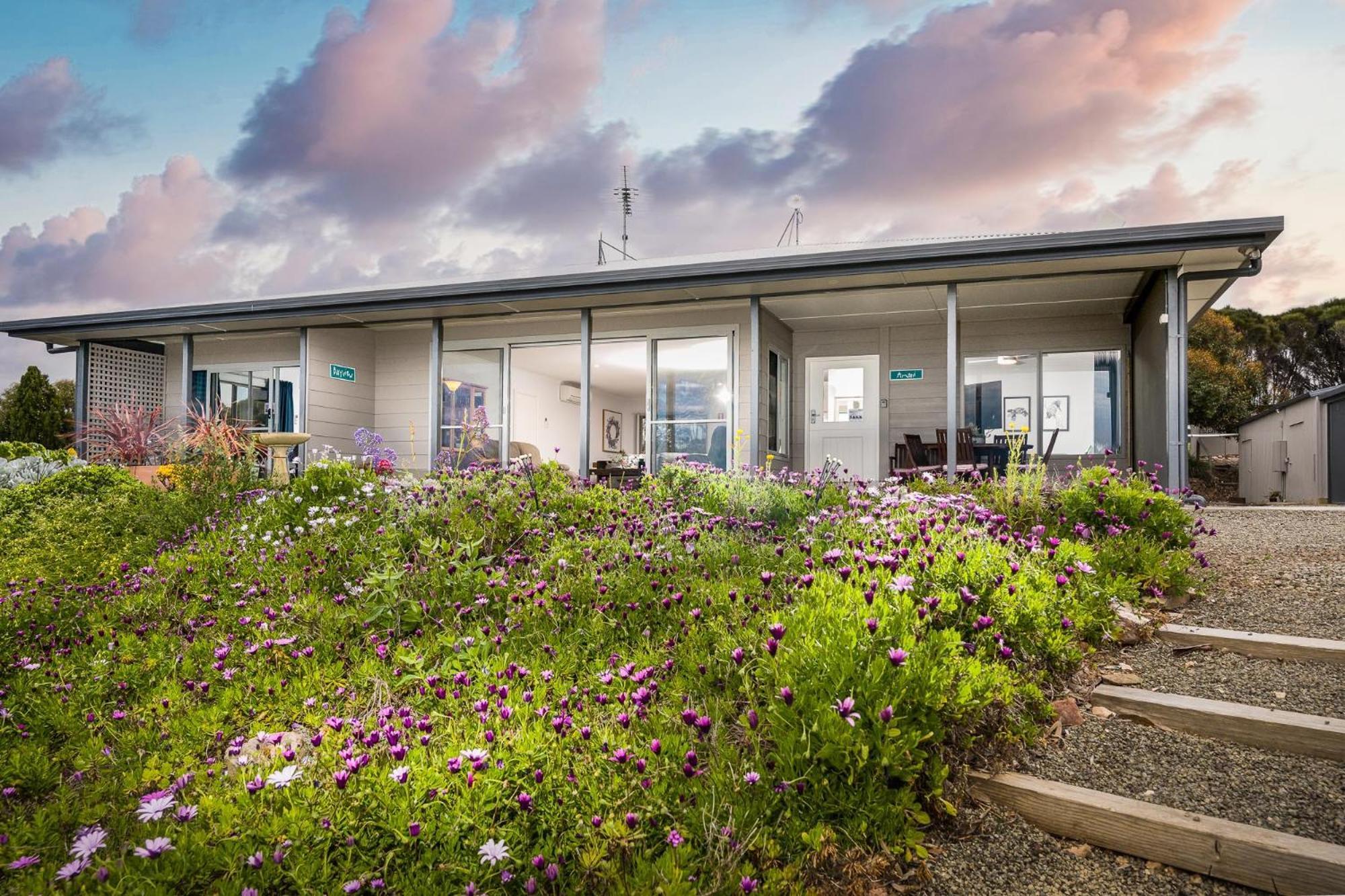 Emu Bay Holiday Homes Exterior photo